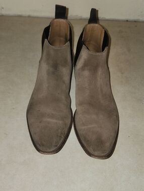Men's Suede Chukka Boots in Taupe Brown